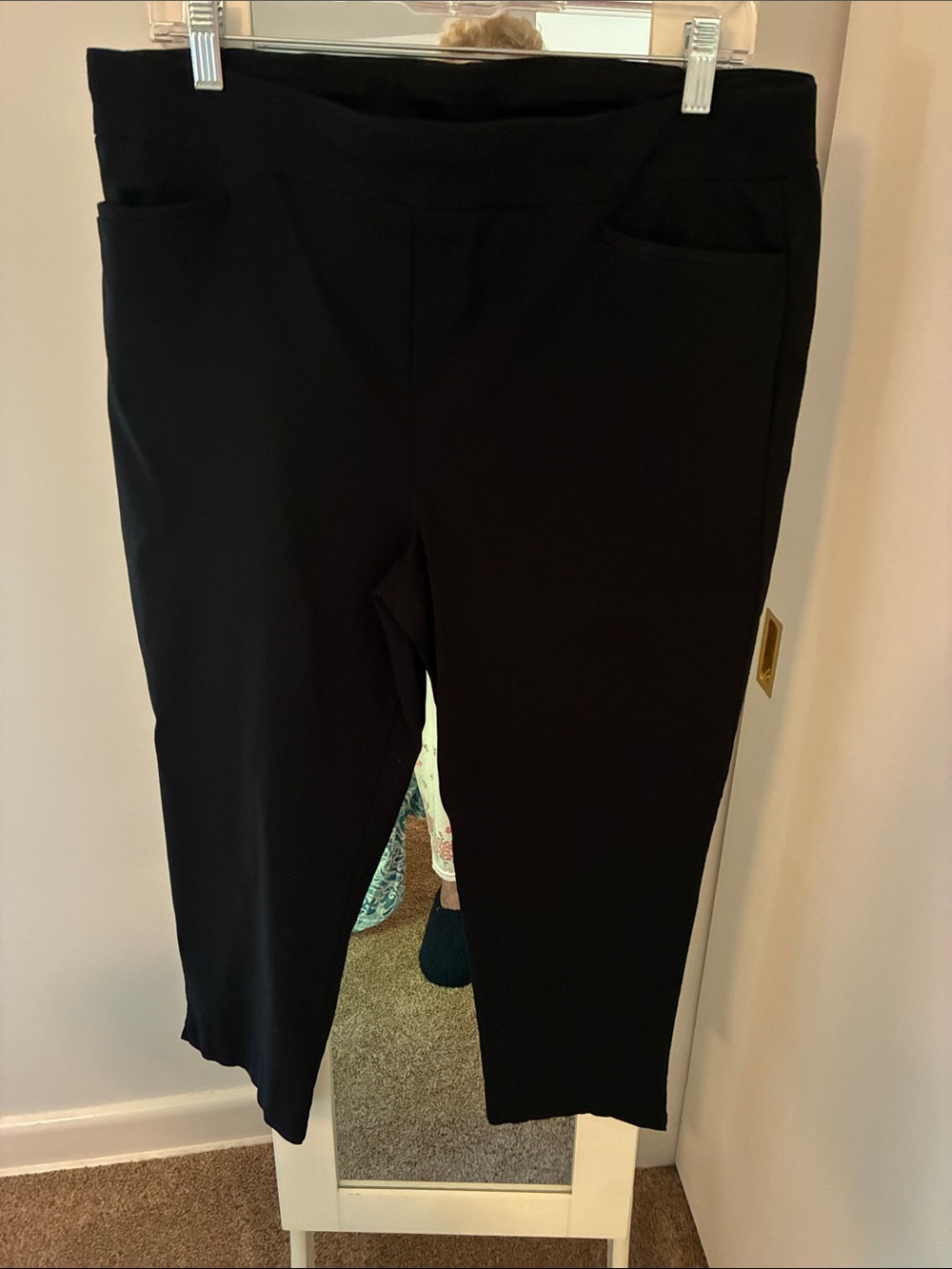 Chico's Black Straight-Leg Pull On stretch Pant size 2.5